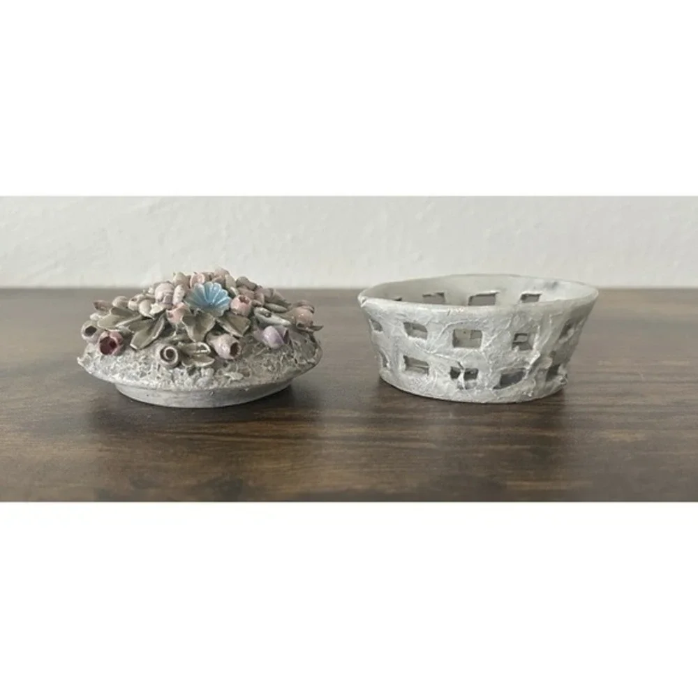 Detailed Ornate‎ Visconti Mollica CAPODIMONTE 3-D Floral Lidded Ceramic Dish